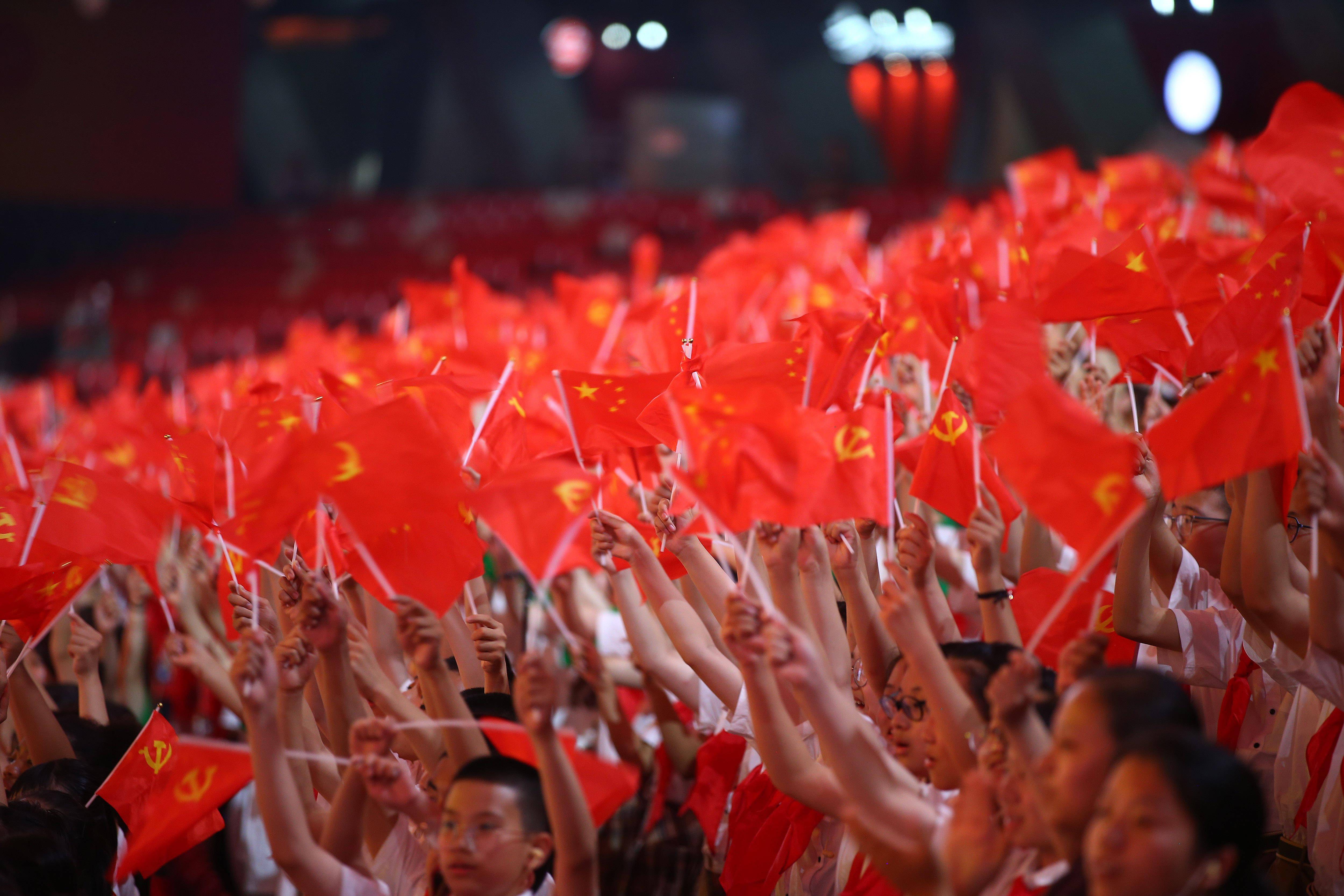 海登海姆主场告捷，球迷雀跃欢呼